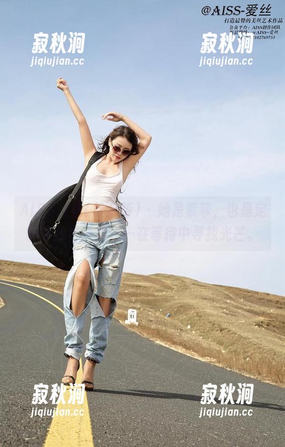 AISS爱丝(黄金版) - 她是索菲，也是定制的独特一员——在等待中寻找光芒。