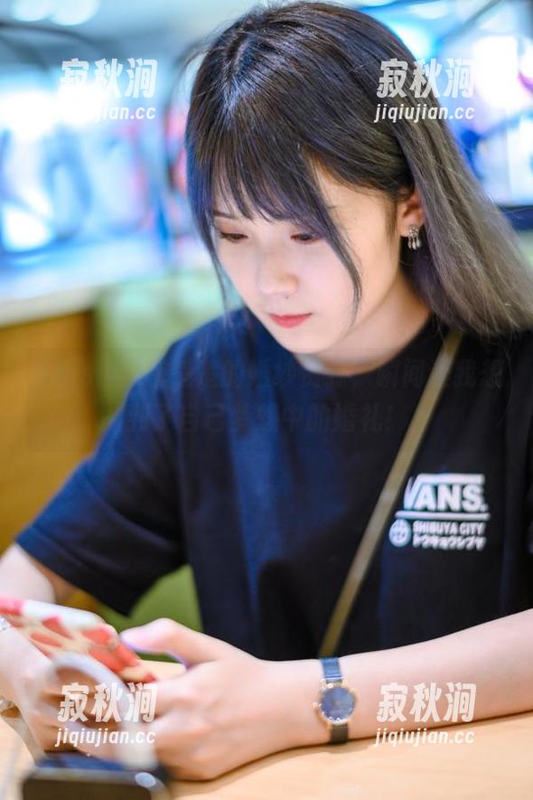 Akisoso秋楚楚的婚纱资源，瞬间让我想到了自己梦想中的婚礼！