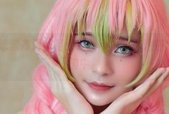 Azami的泳池高清作品：让我不小心沉迷在那清澈的水波中。