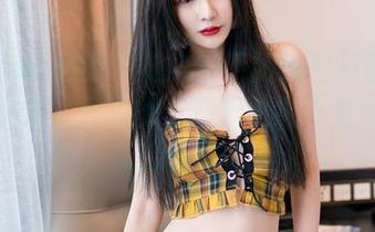 Feilin嗲囡囡 – 健身？不如说是月音瞳的图片合集，运动服下那双显然不太符合逻辑的袜子！