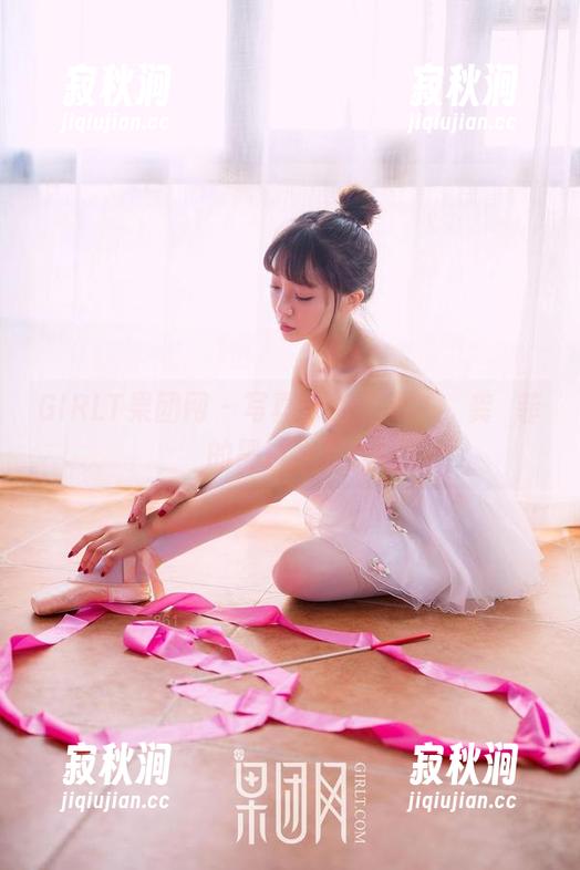 GIRLT果团网-龚玥菲 GIRLT果团网 - 写真与色彩无关,龚玥菲的黑白之旅!