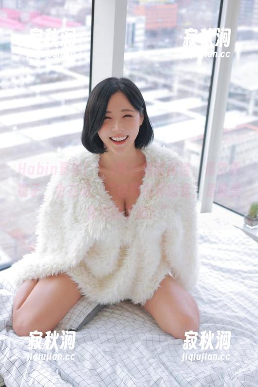 Habin夏彬(하빈)黑白原图精选，偶尔照镜子，也在问：“这黑白样的我，是被美食洗脑了吗？”