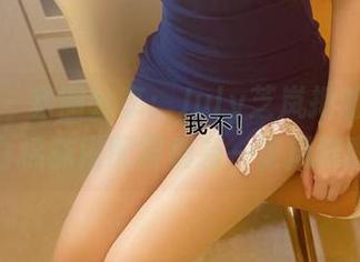微密圈 – 套图分享：July芝岚把油亮肉丝和白棉袜搭配得别有一番风味啊！