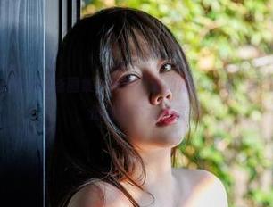 哦，KANEKO咔喵的新图集！资源满满的婚纱花嫁，真想每一件都试试，但钱包不太愿意…