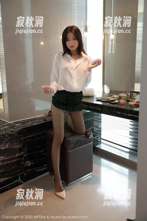 MFStar模范学院-露露Andrea MFStar模范学院 - 露露Andrea的女孩们——一场轻松的写真集之任意门,快来翻翻原图吧!