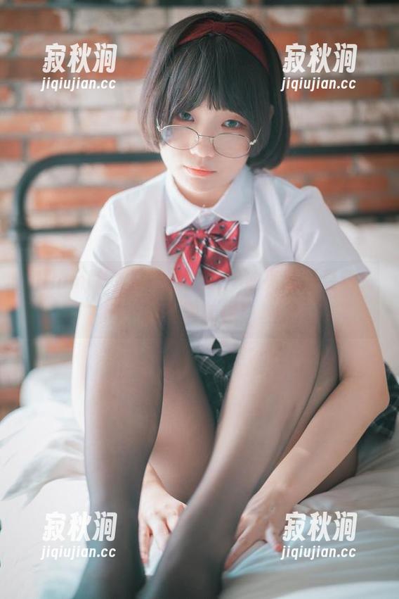 Mimmi(밈미)尝试挑战：油亮套图更新，滑不滑随你！