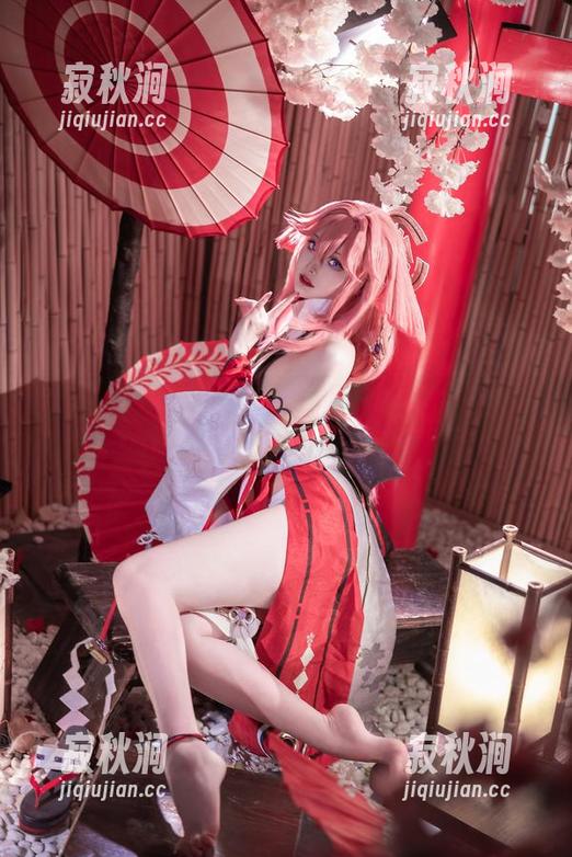 Natsuko夏夏子的写真集：碧蓝航线？大凤的信誓旦旦没你想的那么简单