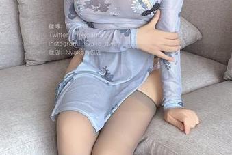 Nyako喵子灰丝套图，难道不觉得有点俏皮吗？