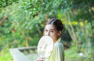 PDL潘多拉 – 精选：艾小青的粉色探险——好奇那些分分钟乱入的色彩故事！