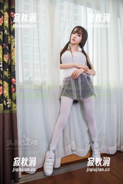 TouTiao头条女神-李丽莎 TouTiao头条女神 - 李丽莎:这位女王在图库里的诗意,心中默念,感觉很赞