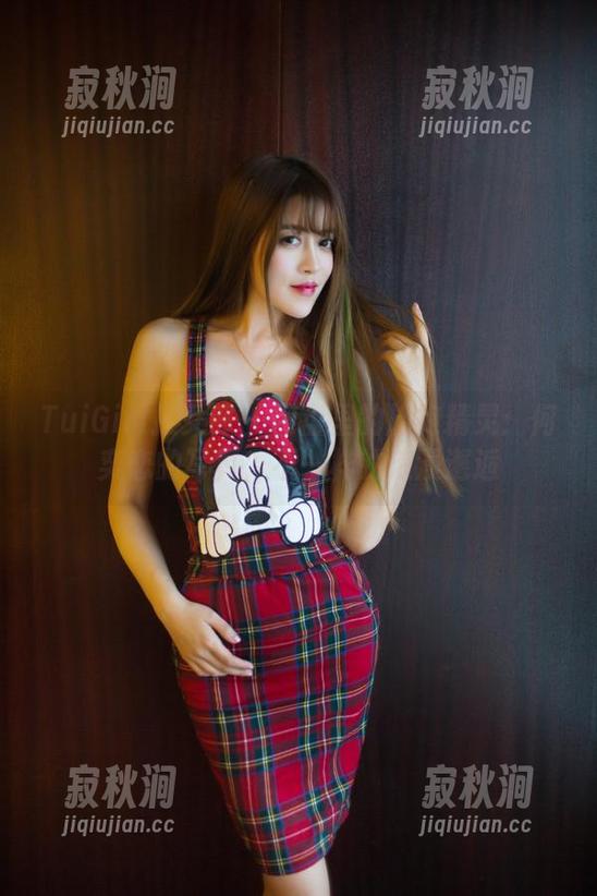 TuiGirl推女郎 - 网盘里的旗袍精灵：何奕恋的写真，不一样的浪漫邂逅