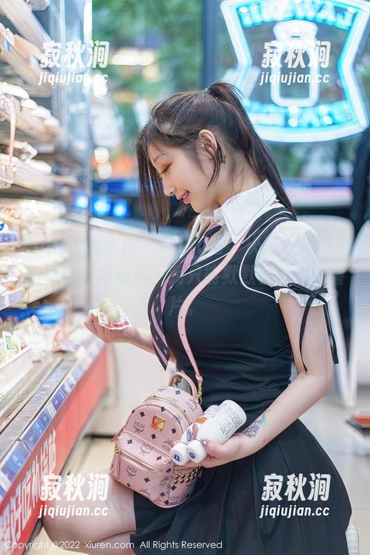 Xiuren秀人网-Miko酱 Xiuren秀人网 - Miko酱,快来!你的旅拍写真人间仙境,我只能默默在这边吃薯片。