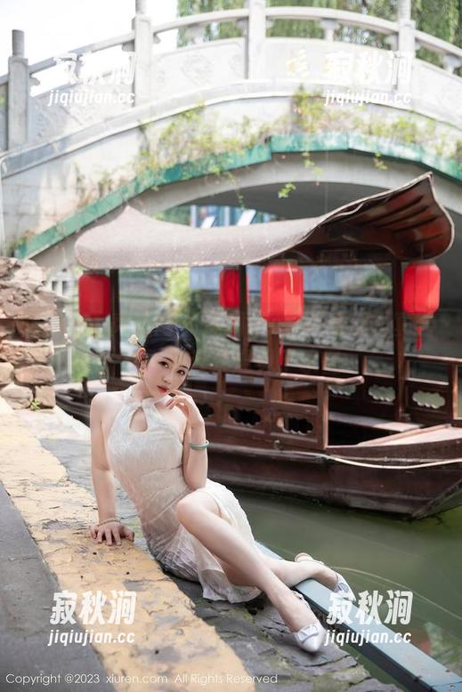 Xiuren秀人网 - 冷月yuer的灰丝写真合集：当云朵遇见了水墨