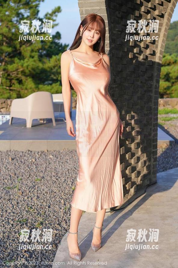 Xiuren秀人网-卓君Jeanes Xiuren秀人网 - 卓君Jeanes的女神分享会:如何在一张照里把别人怼得体无完肤?