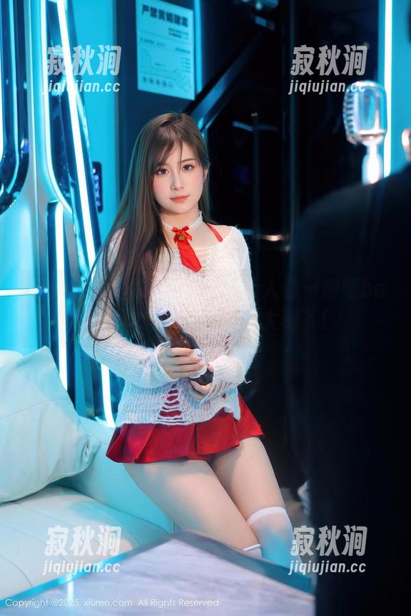 Xiuren秀人网 - 校园风云人物—娜娜baby写真全集，在那颗大树下！