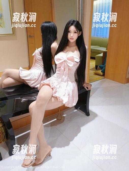 Xiuren秀人网 - 翻开图片，看朱可儿如何将兔女郎魅力进行到底！