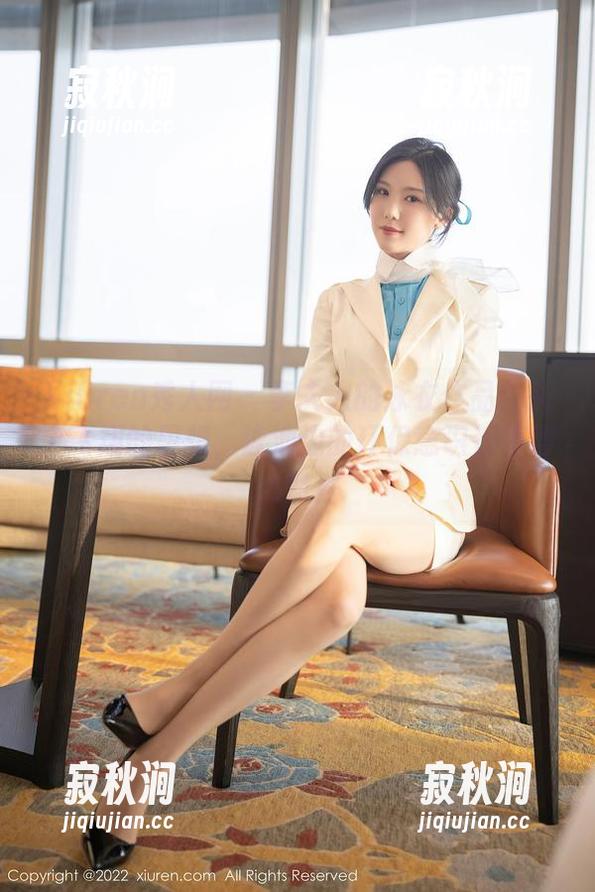 Xiuren秀人网-李夫人 Xiuren秀人网 - 李夫人的泳衣作品:头上飞翔的思想,泳池边的环保意识都值得点赞!