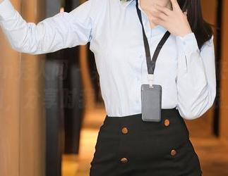 Xiuren秀人网 – 果儿Victoria来配泳衣美图，分享时我眼神飘到了海浪上…