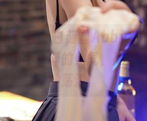 YouMi尤蜜荟 – 白茹雪Abby在线媒婆，把旗袍穿出不一样的仙气，高清看得我心神荡漾！