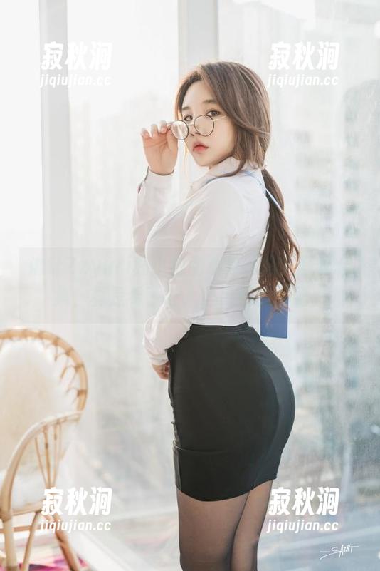 谁让Zzyuri和小狗甜心这么搭？写真合集，真是看了让人心肝颤的搭配。