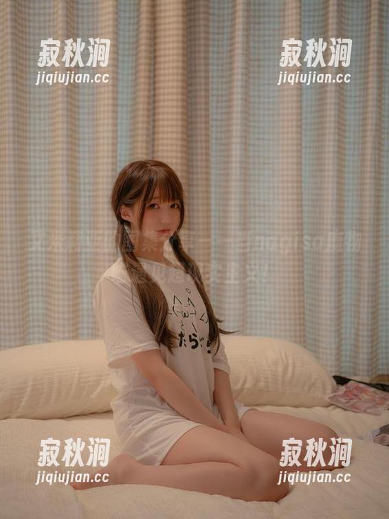 艾米莉亚的图集分享——当nagisa魔物喵遇见超现实主义！