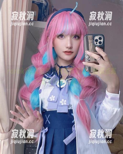 roroki骷髅姬的白色写真定制，给你点亮一整年的骨感时光！