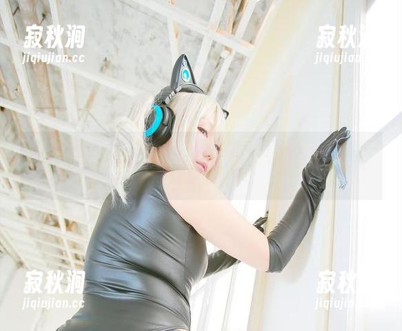 想不想看看サク(saku)学姐的高清写真，那姿势…略撩哦。