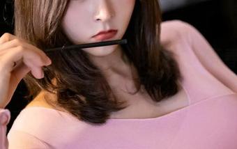 丽柜 – 照片中的伊园，又是一位怀春少女的无奈剧