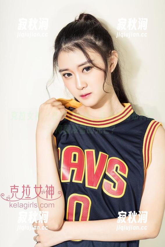 克拉女神-凌雪 克拉女神 - 在线讨论会,连衣裙的布料能否掩盖凌雪的光芒?