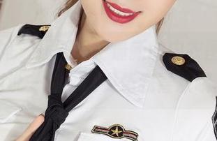 克拉女神 – 找到妮子最新的内衣图片，悄悄说一句，这姿势我喜欢哦。