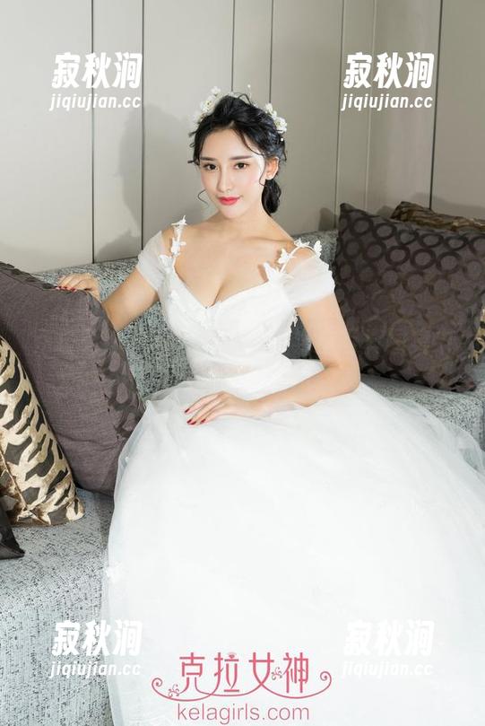 克拉女神 - 颖儿的短裤哲学：写真图集中的轻松与灵动
