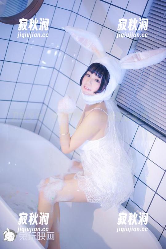 刀锋少女，今天的兔玩映画美图分享里，有点特别呢。