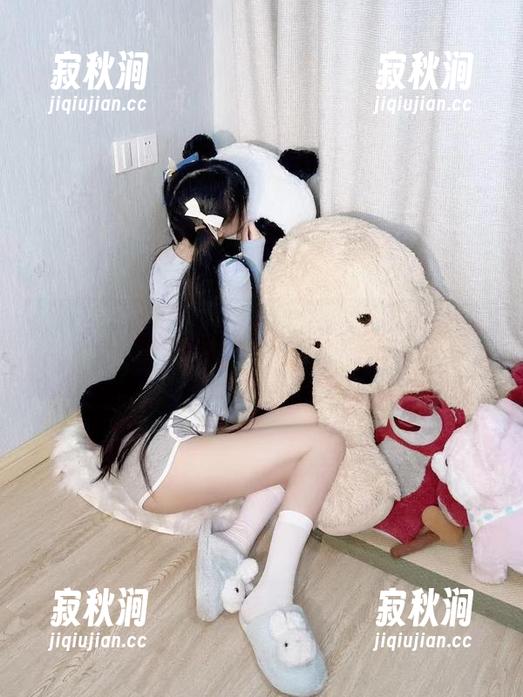 十万口草莓粥粥 微密圈 - 十万口草莓粥粥发力了!红裙照片分享,快来围观这美妙时刻!
