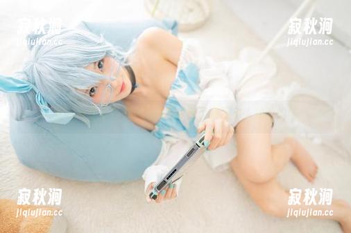 看卜呦黑白写真，原图似乎藏了些不为人知的纠结