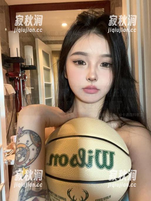 微密圈 - 嘉宾专享，卡通百科老王的最新写真作品，结果我又在这里懵了。