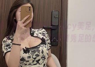 微密圈 – 图片里的可馨juicy美足，下载从不多，也许会改变你对秀足的想法