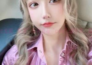 啾小妍Deer大胆“畅游”在内衣与“cos”的世界，果然不一样。