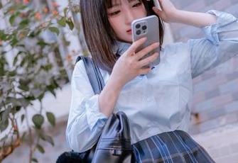 失眠小宁的微风下，谁能抗拒这组粉色比基尼cos图片？