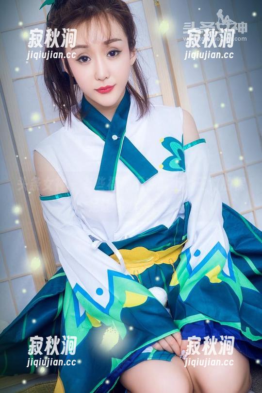 头条女神 - 有些福利不在嘴上，王竹的裸足让你心神荡漾
