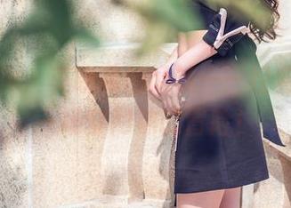 头条女神 – 莫晓希的网袜——经典原图，一场穿网袜的冒险！