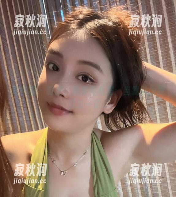 微密圈 - 制服、奶雯与私房：当我以为我见过一切...
