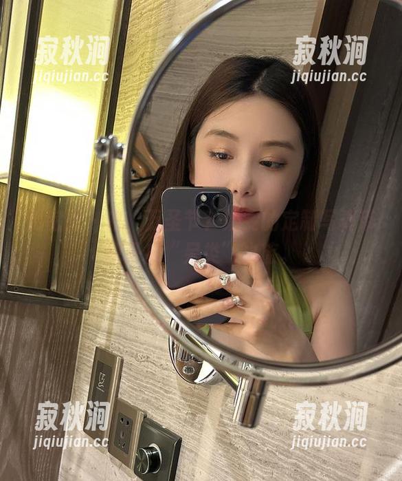 微密圈 - 哦，万圣节？奶雯的定制写真带我开启“另类”之旅。