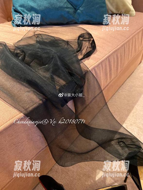 宸大小姐 微密圈 - 忍不住探讨,宸大小姐的肉丝全套写真,究竟能引发多少盲点