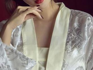 尤蜜荟 – 高画质女王周欣琪，真怕谁会沦陷进这种画面里…