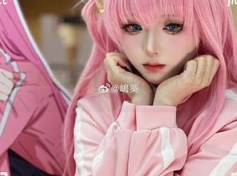 红裙与嶋葵：精选作品集，背后藏着不为外人道的情愫。