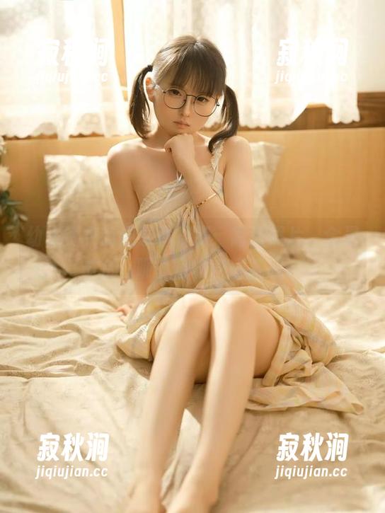 幼水铃衣的温泉体操服：高清照片，全景式的...呃，身材管理挑战。