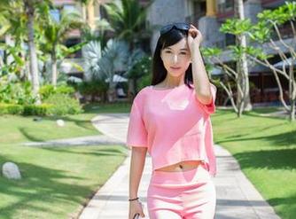 推女郎 – 赶紧下载Rita的旗袍美图，今日份在线抒情，不用收费。