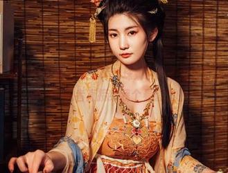 朦胧OL，真心希望星澜想来杯珍珠奶茶在美图后面给我一点解释……或者直接给我个看清楚的。