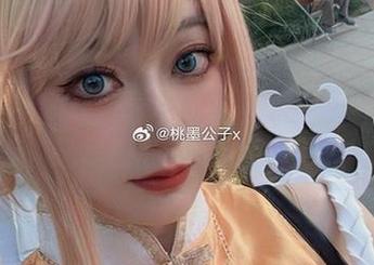 跳跃的桃墨公子：天台写真里那些时刻，果然又是别出心裁的姿势吗？