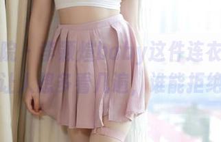 模范学院 – 李颖煊baby这件连衣裙，高清到让人想多看几遍，谁能拒绝呢？